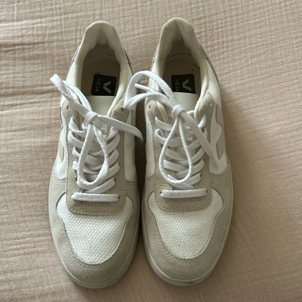 Veja V-10 Sneakers
